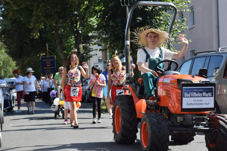  Per Traktor zum Markt Bildidee 